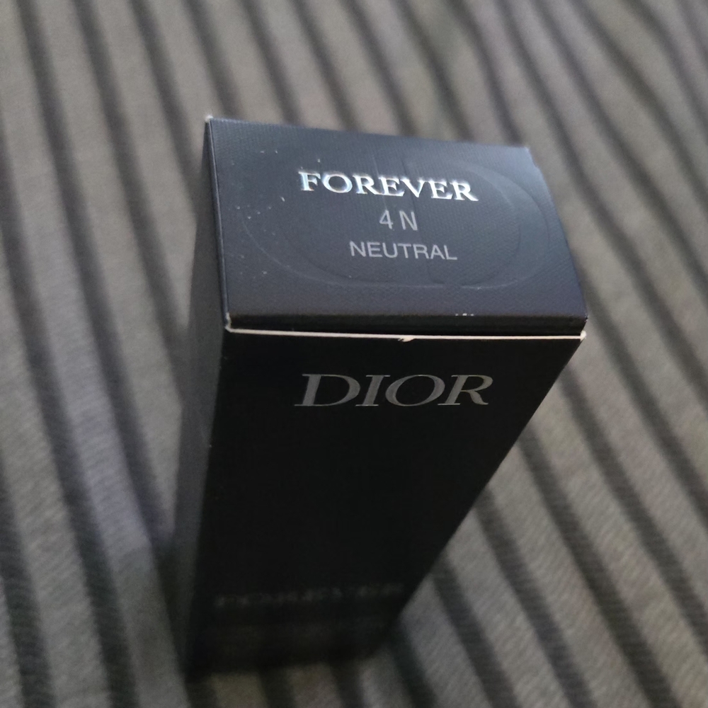 Forever Dior 24 Hours Foundation SPF 15 4W Warm - Picture 4 of 5